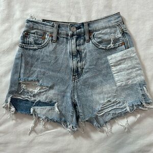 American Eagle highest rise ‘90’s boyfriend short, size 000